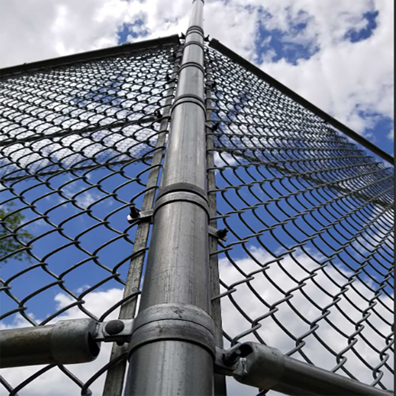 The actual installation effect of chain link fence