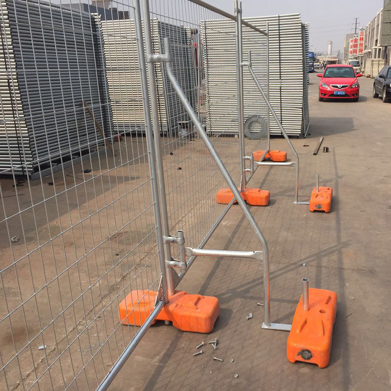 Temporary fence welding