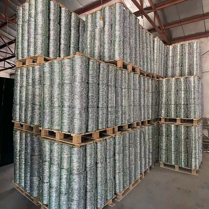 Forward and reverse twisting of barbed wire